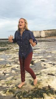Alicia Agneson feet photo 2