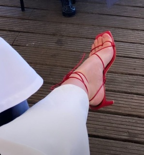 Alicia Agneson feet photo 1