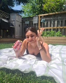 Alicia Atout feet photo 3