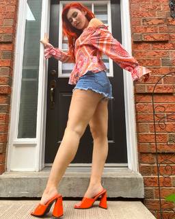 Alicia Atout feet photo 5