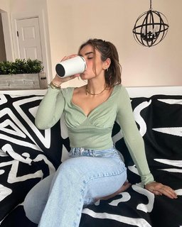 Alicia Atout feet photo 4
