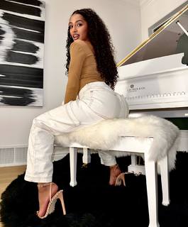 Alicia Gordillo feet photo 18