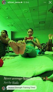 Alicia Gordillo feet photo 8