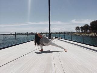 Alicia Hannah-Kim feet photo 4