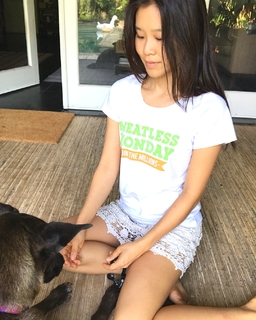 Alicia Hannah-Kim feet photo 7