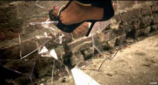 Alicia Keys feet photo thumbnail