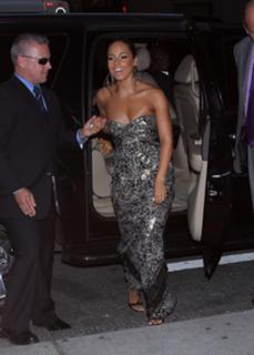 Alicia Keys feet photo thumbnail
