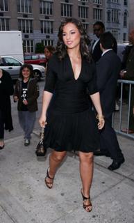 Alicia Keys feet photo thumbnail