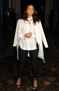 Alicia Keys feet photo thumbnail