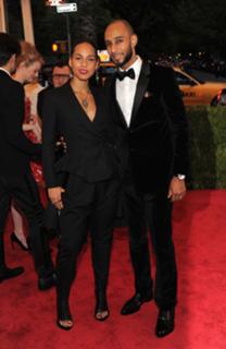 Alicia Keys feet photo thumbnail