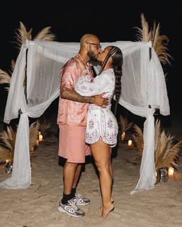 Alicia Keys feet photo thumbnail