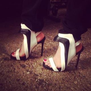 Alicia Keys feet photo thumbnail