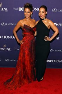 Alicia Keys feet photo thumbnail