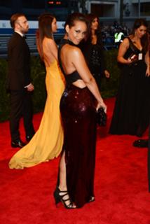 Alicia Keys feet photo thumbnail