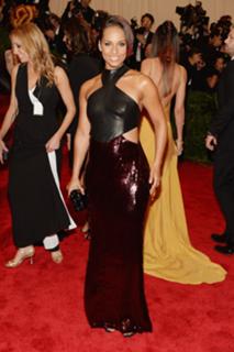 Alicia Keys feet photo thumbnail