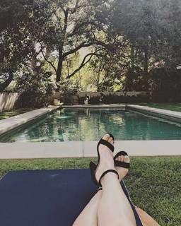 Alicia Leigh Willis feet photo 9