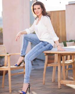 Alicia Machado feet photo thumbnail