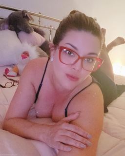 Alicia Machado feet photo thumbnail