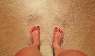 Alicia Sacramone feet photo 8