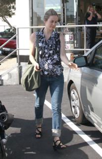 Alicia Silverstone feet photo thumbnail