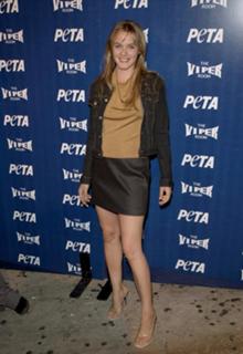 Alicia Silverstone feet photo thumbnail