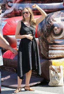Alicia Silverstone feet photo thumbnail