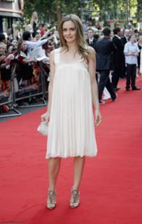 Alicia Silverstone feet photo thumbnail