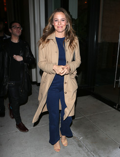 Alicia Silverstone feet photo thumbnail