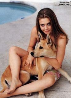 Alicia Silverstone feet photo thumbnail