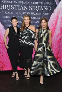 Alicia Silverstone feet photo thumbnail