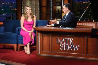 Alicia Silverstone feet photo thumbnail
