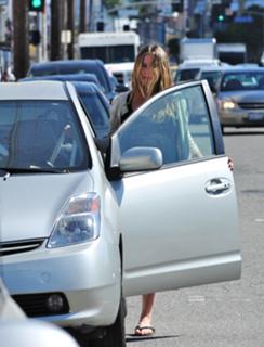 Alicia Silverstone feet photo thumbnail