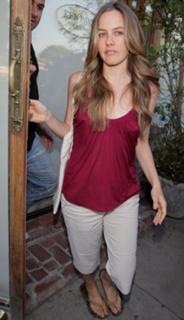 Alicia Silverstone feet photo thumbnail