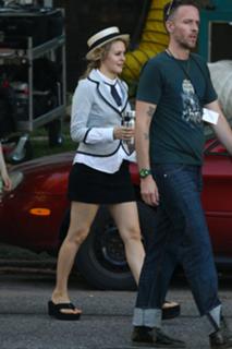 Alicia Silverstone feet photo thumbnail