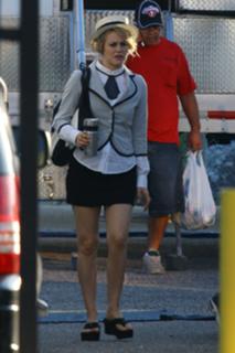 Alicia Silverstone feet photo thumbnail