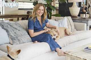 Alicia Silverstone feet photo thumbnail