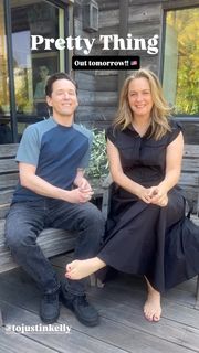 Alicia Silverstone feet photo thumbnail