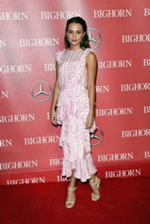 Alicia Vikander feet photo thumbnail