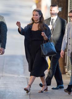 Alicia Vikander feet photo thumbnail