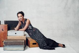 Alicia Vikander feet photo thumbnail