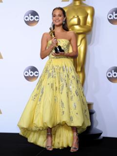 Alicia Vikander feet photo thumbnail
