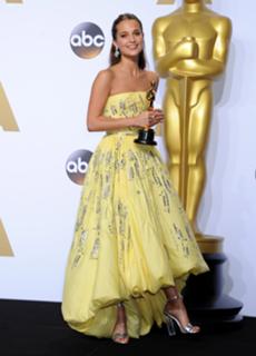 Alicia Vikander feet photo thumbnail