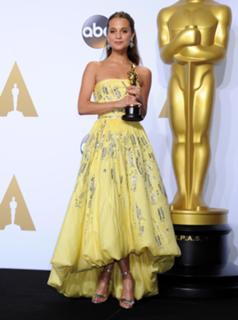 Alicia Vikander feet photo thumbnail