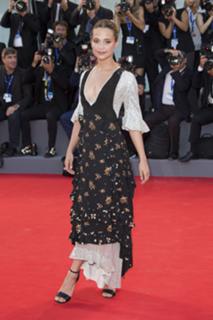 Alicia Vikander feet photo thumbnail