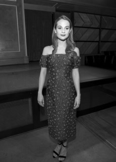 Alicia Vikander feet photo thumbnail