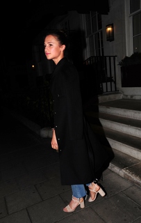 Alicia Vikander feet photo thumbnail
