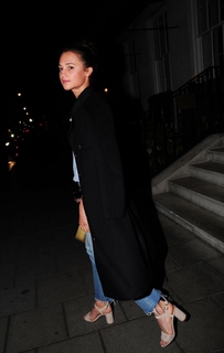 Alicia Vikander feet photo thumbnail