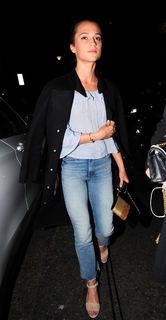 Alicia Vikander feet photo thumbnail