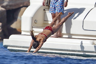 Alicia Vikander feet photo thumbnail