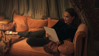 Alicia Vikander feet photo thumbnail
